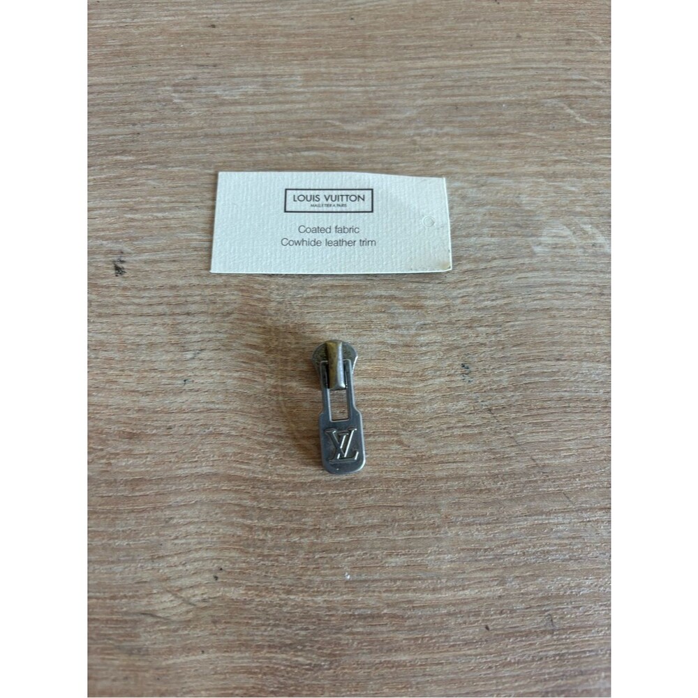 Authentic Louis Vuitton zipper pull